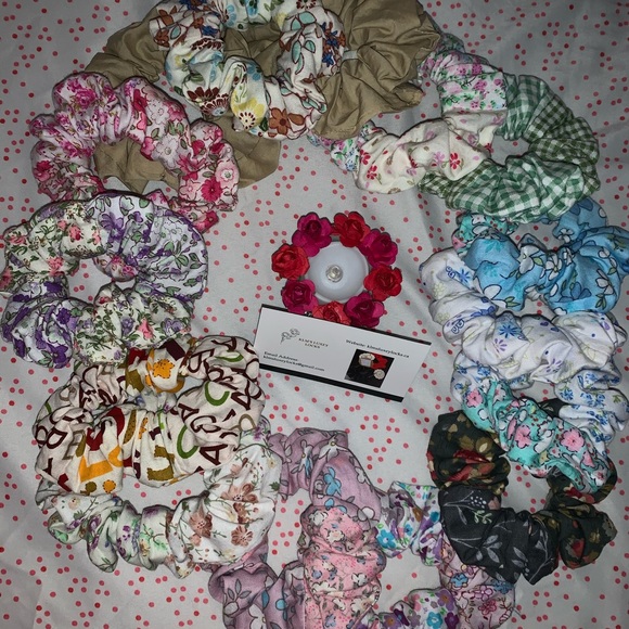 @klmsluxeylocks Handmade Hair Scrunchies $6 $8 $15 $30(support small businesses) - Picture 12 of 17